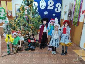 Подробнее о статье Конкурс  школьных театров «Магия новогодних праздников»